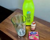 Foto langkah ke 1 dari resep Es Yakult Strawberry.