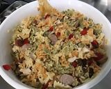 Une image de l'étape 7 de Salade de farfalles aux légumes, viandes grillées et olives.