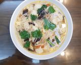 Hình bước làm 3 của món Canh gà viên với nấm kim châm