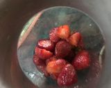 A picture of step 1 of Strawberry and watermelon juice.