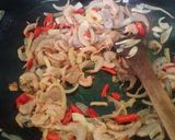 Foto langkah ke 2 dari resep Selada Romaine Cah Udang.