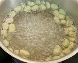 Foto del paso 4 de la receta: Calamares salteados con Habas, Ajetes y Guisantes