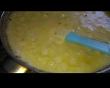 A picture of step 4 of Banana Suji Sheera.