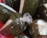 Foto langkah ke 5 dari resep Lontong plastik daun pisang.