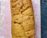 A picture of step 1 of Pull apart garlic bread.