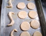 A picture of step 4 of Cream Puff Swans😊.
