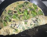 Foto langkah ke 4 dari resep Omelette Bayam Jamur Kuping.