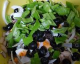 Foto del paso 5 de la receta 🥗 Ensalada de alubias blancas 🫘⚪ y sardinillas 🐟 en aceite 🪔🫒