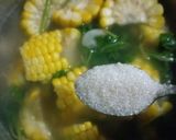 Foto langkah ke 3 dari resep Sayur Bening Bayam Jagung.