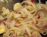 Foto langkah ke 1 dari resep Tongkol Suwir Kecap, bumbu iris.