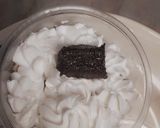 A picture of step 2 of Cake parfait.