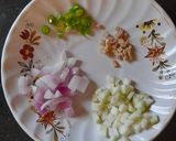 A picture of step 3 of Mung Bean Sprout Chat.