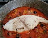 Foto del paso 5 de la receta: Emperador en salsa de aceitunas