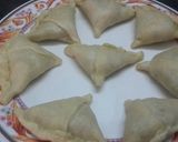A picture of step 2 of Paneer bhurji stuffed samosa.