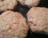 Steakburgers recipe step 3 photo