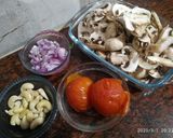 A picture of step 1 of Butter Mushroom.