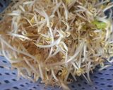 Hình bước làm 2 của món Mì vàng xào bò