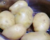 Foto langkah ke 1 dari resep Chili Beans Baked Potato.