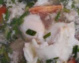 Foto langkah ke 8 dari resep Sop Telur Bunga Bawang.