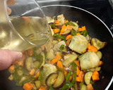 Foto del paso 4 de la receta: Ventresca de merluza con verduras, setas