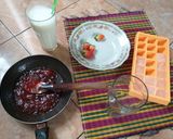 Foto langkah ke 4 dari resep Korean Strawberry Milk.