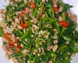 Foto langkah ke 6 dari resep Tumis Tempe Selada Air.