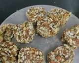A picture of step 11 of Sunflower Seeds Healthy BITES.