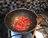 A picture of step 2 of Tagliatelle prawns.