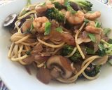 Foto del paso 5 de la receta Espaguetis fáciles con gambas