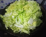 Foto langkah ke 2 dari resep Tumis sawi putih dengan santan.