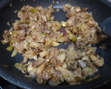 Foto del paso 3 de la receta: Berenjenas rellenas de atún y huevo