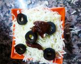 A picture of step 4 of Instant katori pizza.