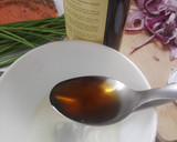 Foto del paso 1 de la receta: Ensalada de salmón ahumado con salsa kéfir de cebollino