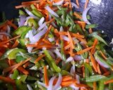 A picture of step 5 of Egg Chowmein.