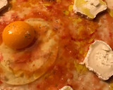 Foto del paso 3 de la receta: Pizza dos quesos y huevo