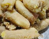 A picture of step 2 of Raw Banana Pettice.
