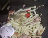 Foto langkah ke 5 dari resep Sayur Labu Siam Daun Ginseng Ayam.