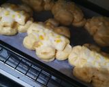 Foto langkah ke 6 dari resep Roti Jagung Mayonaise.