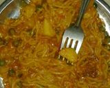 A picture of step 4 of Veg maggi.