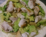 Foto del paso 6 de la receta: Sincronizadas de pollo, champiñones y aguacate