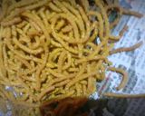 लहसुनी ज्वार आटा सेव (lehsuni jowar atta sev recipe in Hindi) रेसिपी चरण 4 फोटो