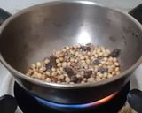 A picture of step 4 of Vratwale Potato Roast.