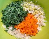 Une image de l'étape 1 de Galettes de carottes, poireau et chou kale.