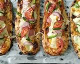 A picture of step 12 of Paneer tikka naan pizza.