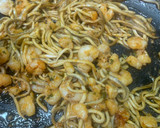 Foto del paso 2 de la receta: Patatas arrieras con gambas y gulas
