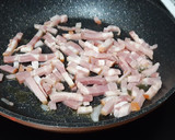 Foto del paso 2 de la receta: Trucha a la plancha con bacon y cebolla