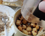 Foto del paso 1 de la receta: Medallones de queso de cabra rebozados con frutos secos