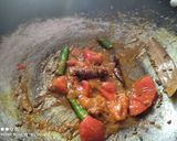 A picture of step 2 of Lauki curry (bottle gourd curry).
