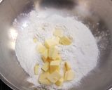 A picture of step 5 of Winter Fruits Cinnamon Swirl Pie.