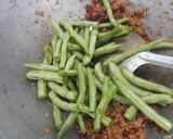 Foto langkah ke 2 dari resep Buncis Bumbu Ebi Pedas.